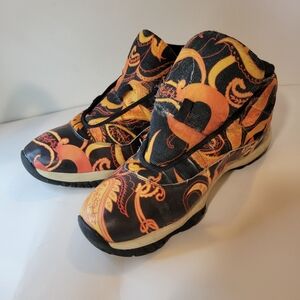 Gucci Men’s White Slip On Sneakers with Black and Paisley Gold